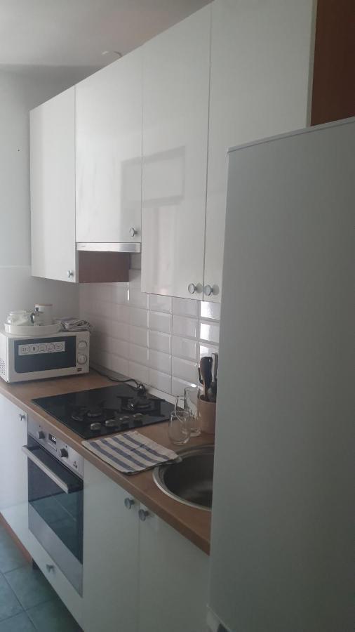 Apartment Sretni Dimnjacar โอซีเยก ภายนอก รูปภาพ